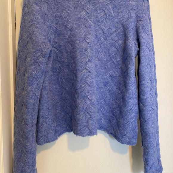 Cropped turtleneck sweater - Picture 2 of 2